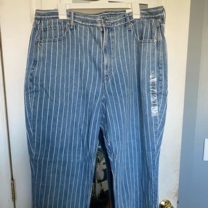 American eagle mom jeans (NWT)